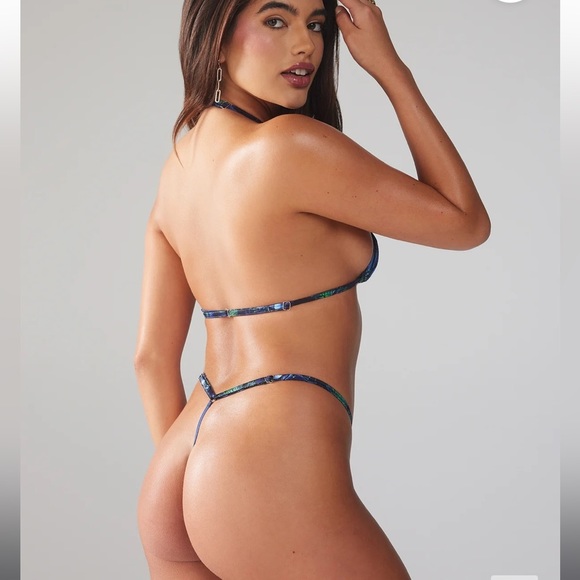 Savage X Fenty Flutter Mode Blue & Purple Butterfly Travel Kit - Picture 7 of 10